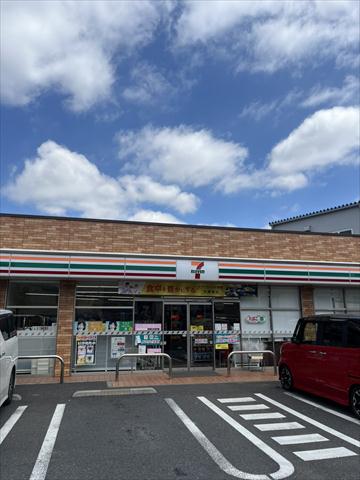 コンビニ　セブン－イレブン江戸川上篠崎３丁目店（コンビニ）まで306m