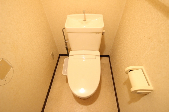 トイレ　＊他の部屋の写真を使用しています。