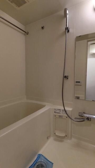 バス・シャワールーム　写真は同タイプ住居です。きれいなお風呂です