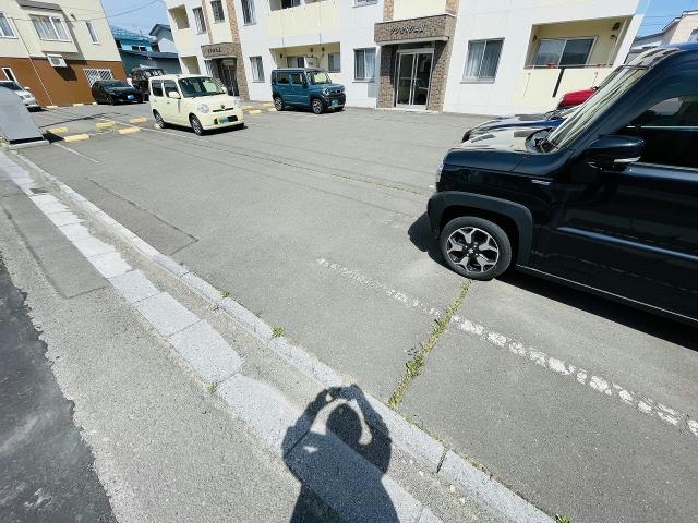 駐車場　駐車場