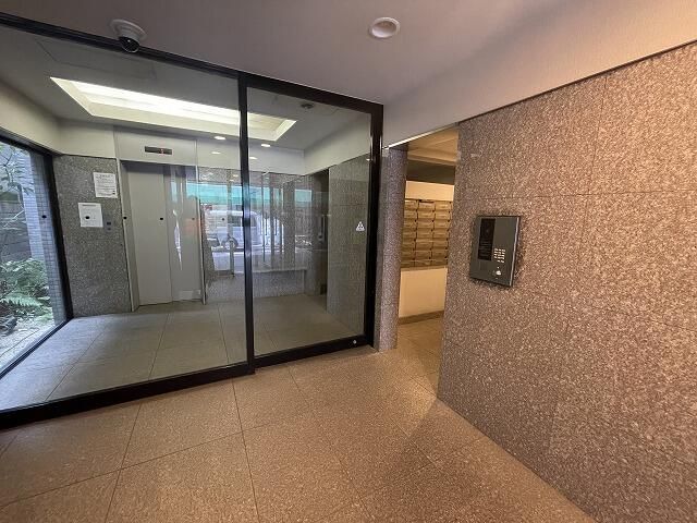 ロビー　建物の内部です
