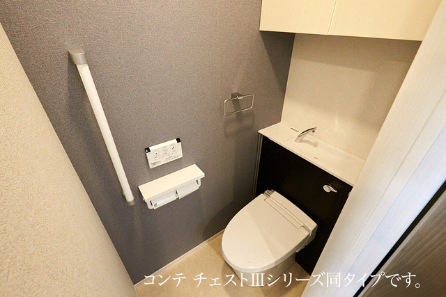 トイレ　参考写真となります。