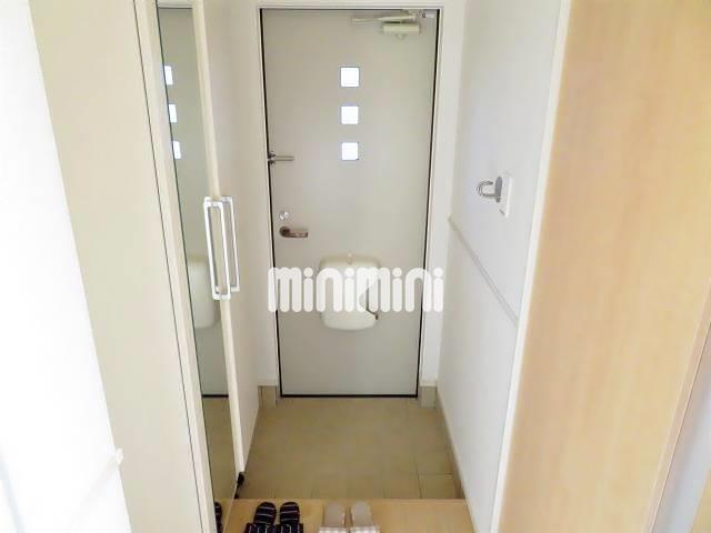 玄関　下駄箱付き