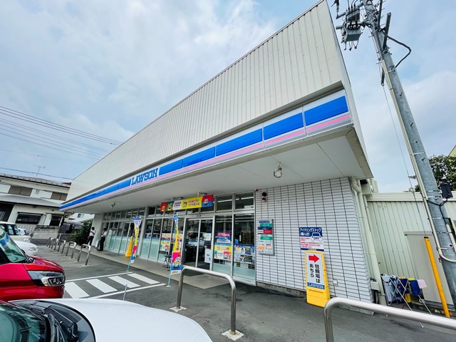 コンビニ　ローソン（コンビニ）まで961m
