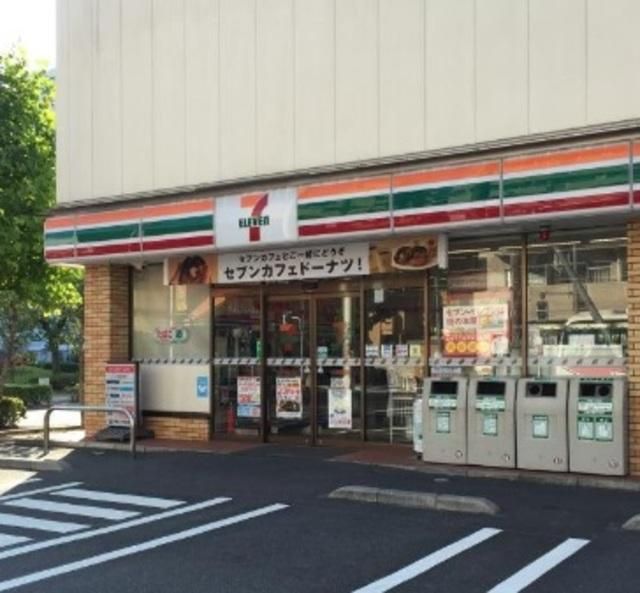 コンビニ　セブンイレブン足立東綾瀬店（コンビニ）まで678m