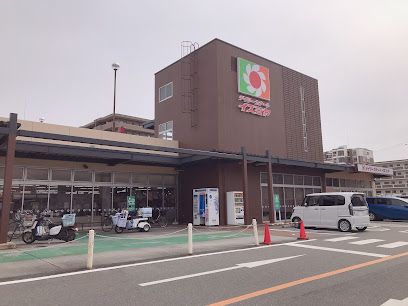 スーパー　イズミヤ 橿原神宮前店（スーパー）まで750m