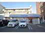 コンビニ　ローソン鹿児島下荒田四丁目店（コンビニ）まで74m