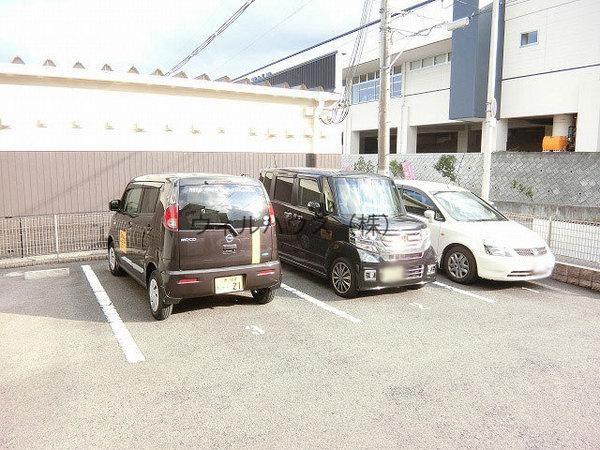 駐車場　平面駐車場！