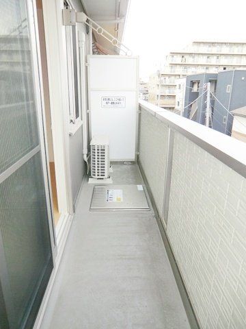 バルコニー　広いバルコニー