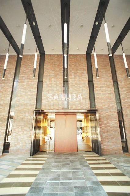 エントランス　お洒落な建物デザイン♪