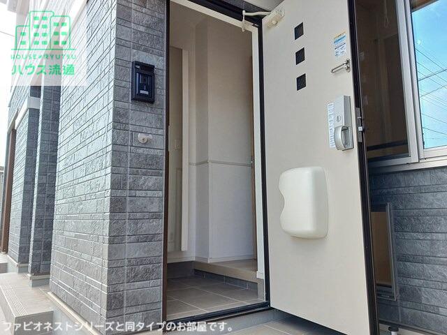 玄関　※同タイプのお部屋の写真です