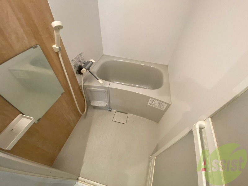 バス・シャワールーム　お風呂になります。一日の疲れを癒してくださいね。