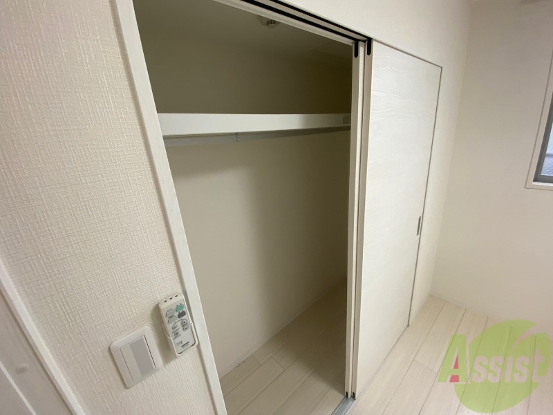 収納　寝室の収納です。部屋がすっきり片付きます。