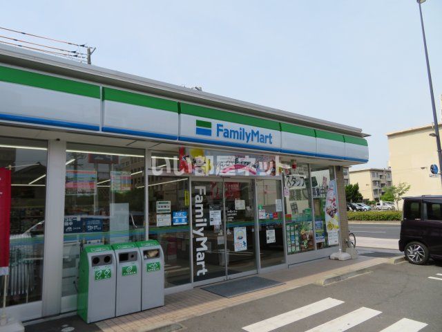 コンビニ　ファミリーマート 広島宇品東店（コンビニ）まで525m