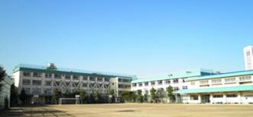 中学校　渋谷区立代々木中学校（中学校）まで1297m