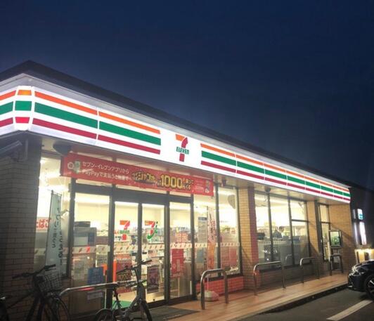 コンビニ　セブンイレブン 福岡宮竹小前店（コンビニ）まで595m