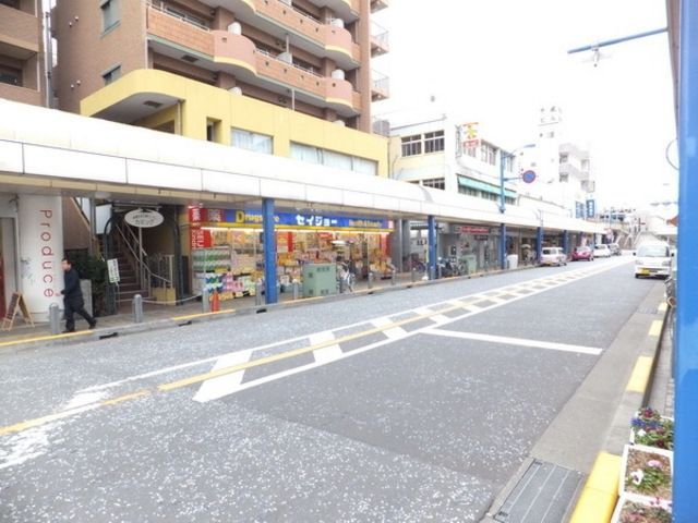 その他　駅前（その他）まで100m