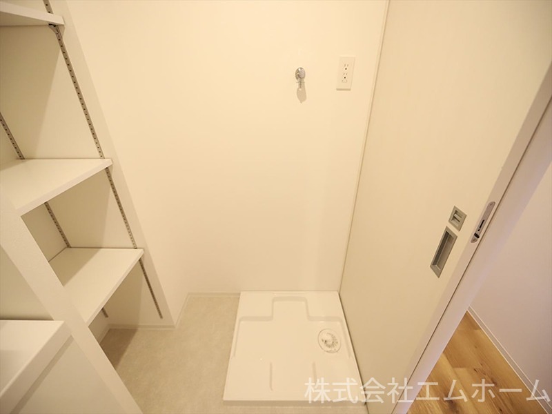 その他　脱衣所　洗濯機置き場　収納棚付