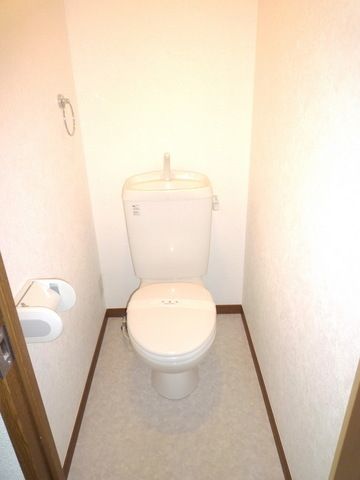 トイレ　広めのトイレ