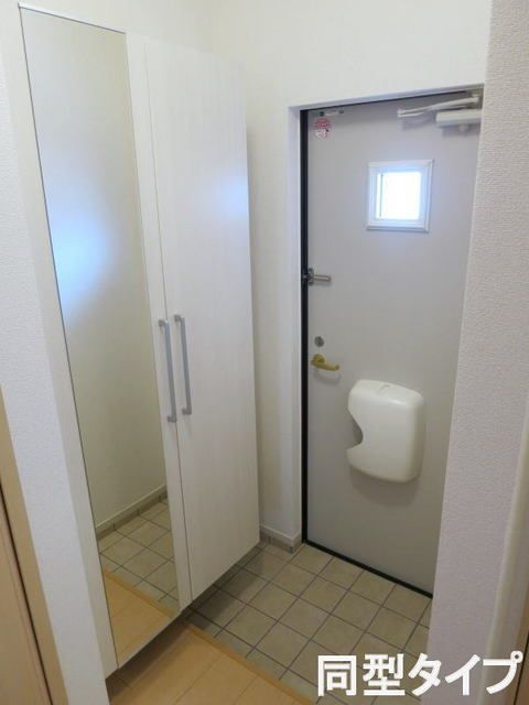 フォルシュ Iの玄関写真