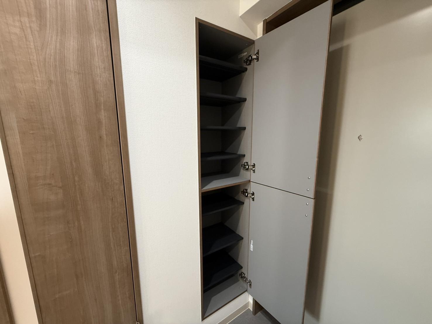 玄関　シューズボックス付きの玄関です