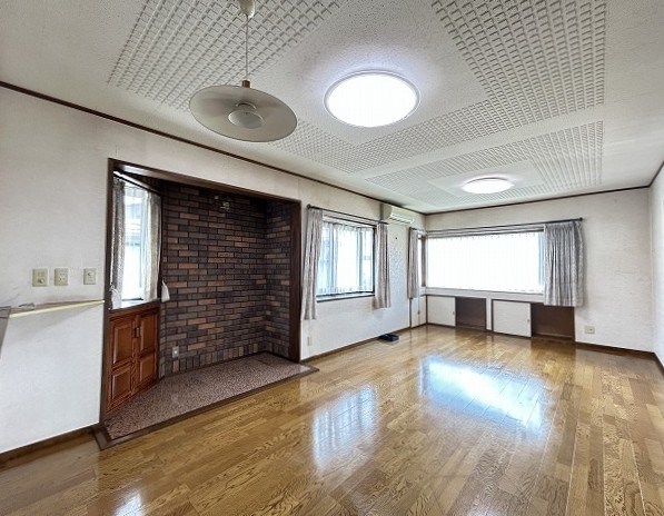 竹原戸建の居間写真