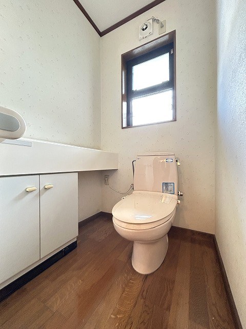 竹原戸建のトイレ写真