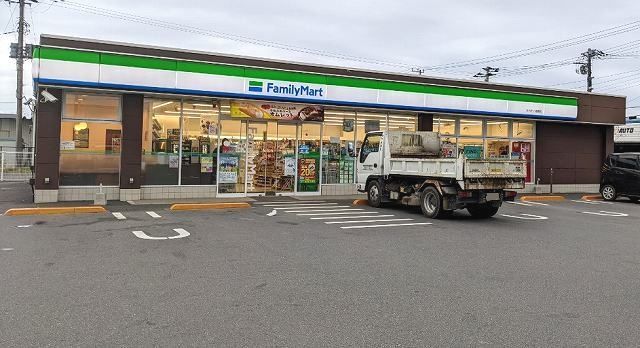 コンビニ　ファミリーマートサカモト高柳店（コンビニ）まで1200m
