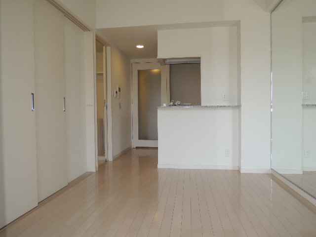 居室・リビング　写真は同マンションの別のお部屋のものです