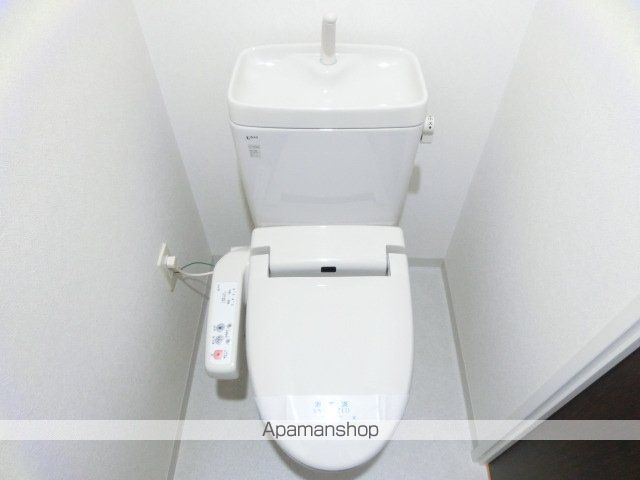 地下鉄御堂筋線 西中島南方駅 徒歩7分 8階建 築21年のトイレ写真