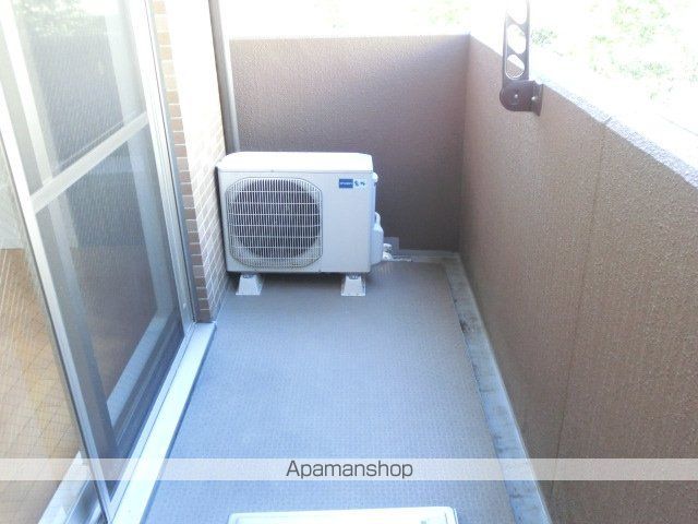 地下鉄御堂筋線 西中島南方駅 徒歩7分 8階建 築21年の内装写真