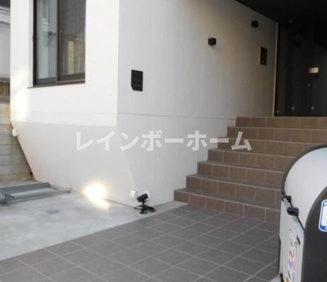エントランス　同施工会社参考写真