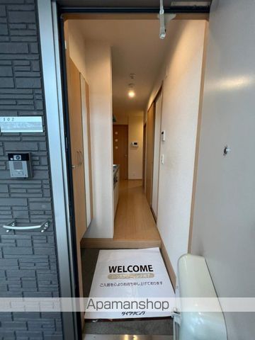 都営大江戸線 東中野駅 徒歩6分 3階建 築12年の玄関写真
