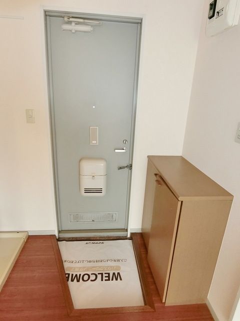 玄関　☆下駄箱あり☆