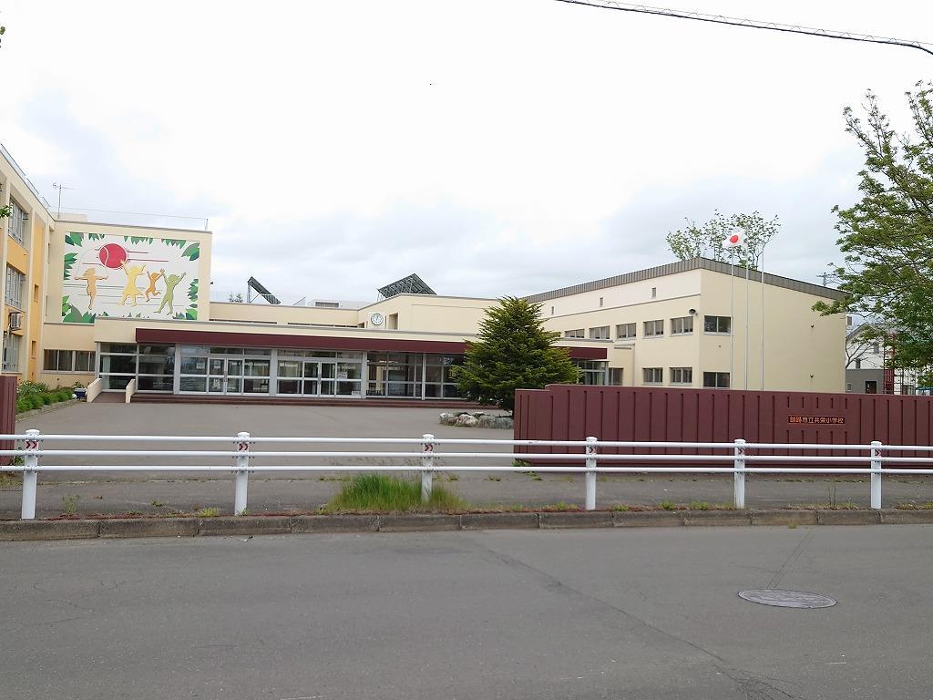 小学校　共栄小学校（小学校）まで850m