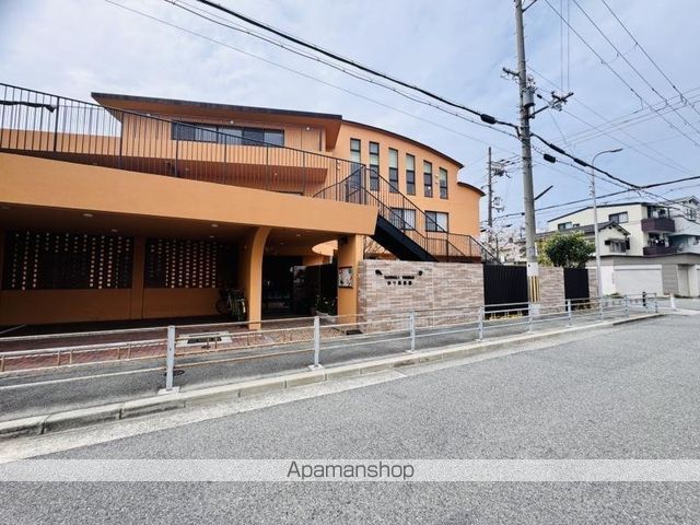 幼稚園・保育園　ゆり保育園（幼稚園・保育園）まで240m