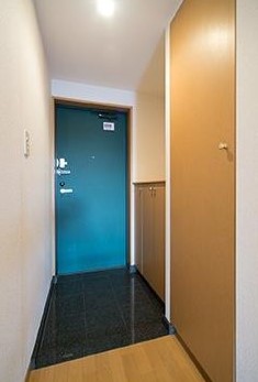 東急田園都市線 青葉台駅 徒歩13分 6階建 築27年の玄関写真