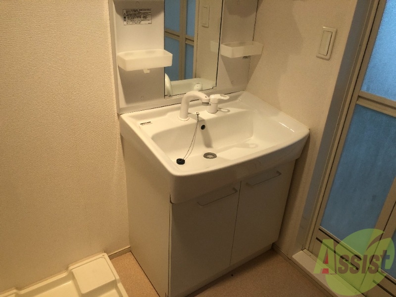 洗面設備　シャンプードレッサーなので身支度しやすそうですね。