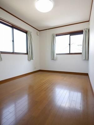 別所2丁目貸家の居間写真