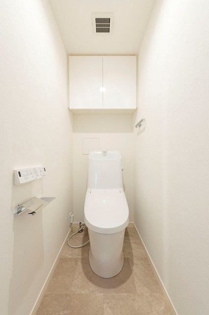 トイレ　※写真は同タイプ住戸です。
