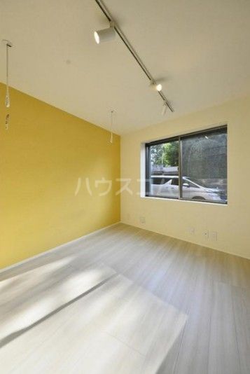 グランレジデンス駒沢大学Nの居間写真