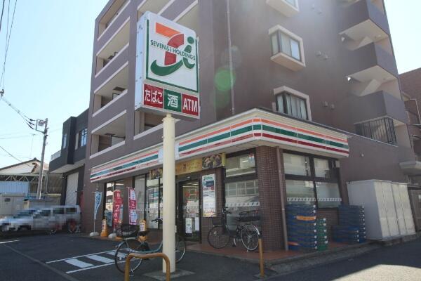 コンビニ　セブンイレブン 北新横浜駅前店（コンビニ）まで540m