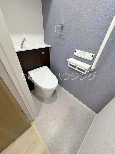 トイレ　温水洗浄便座