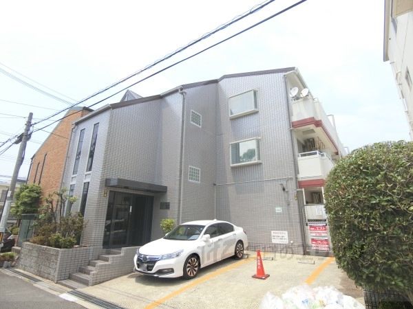 コーポラスムツミの外観写真