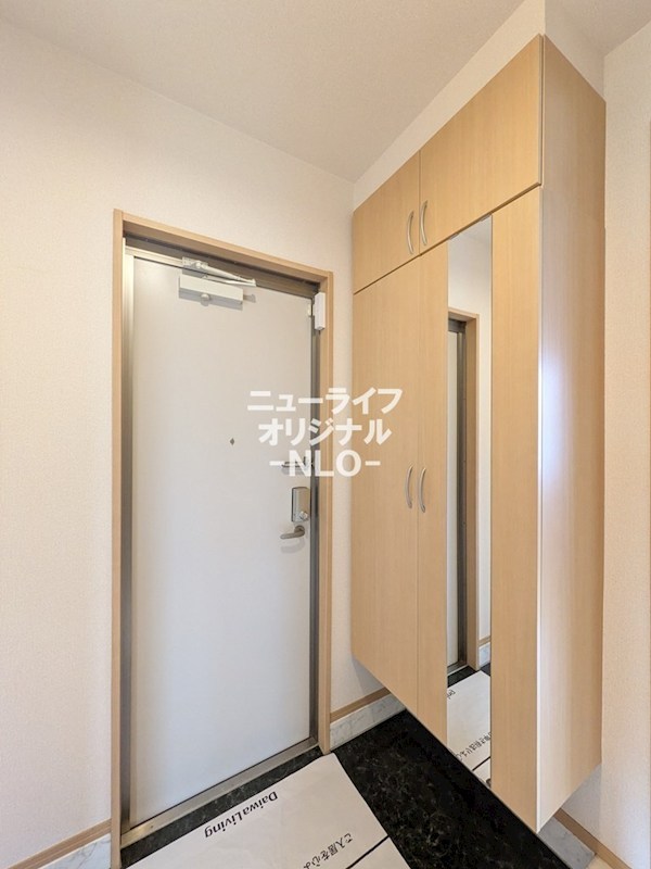 玄関　※同タイプ・現況優先