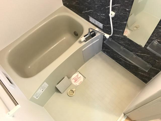 バス・シャワールーム　追焚き機能付き