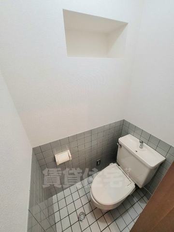 地下鉄烏丸線 丸太町駅 徒歩12分 2階建 築36年のトイレ写真
