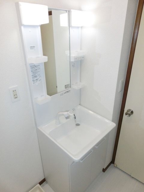 洗面設備　便利な独立洗面化粧台