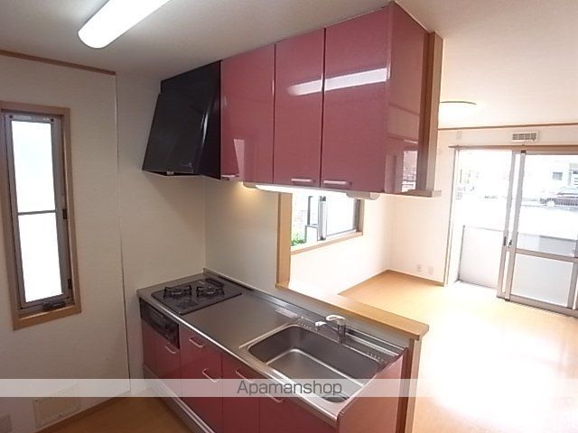 ＪＲ東海道本線 浜松駅 バス乗車時間：15分 最寄りバス停で下車 徒歩7分 2階建 築21年のキッチン写真