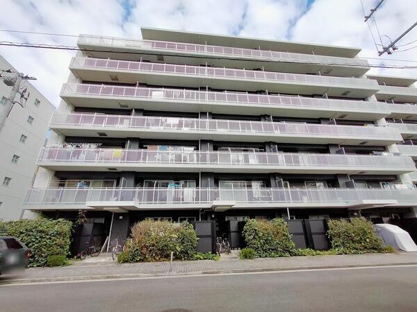 建物外観　オートロック完備